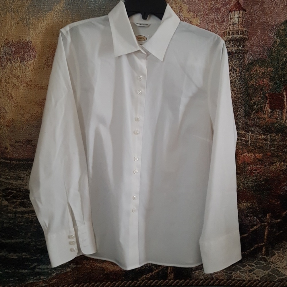 Talbots Long Sleeve Button front shirt. Size 12.